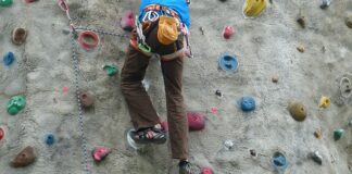 Z czego robi się chwyty wspinaczkowe?