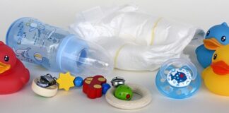 Do czego służy łańcuszek przy spince do krawata?