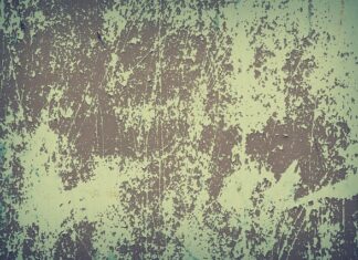 Czy metaliczne kurtki są modne?