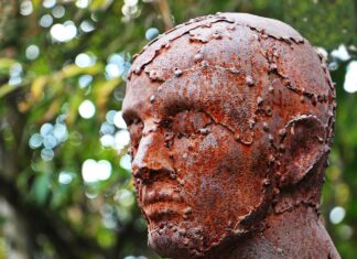 Czym się różni replika od oryginału?