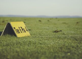 Jak przerobić za duża koszulkę?