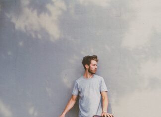 Czym się różni podkoszulek od koszulki? Czym się różni podkoszulek od koszulki?